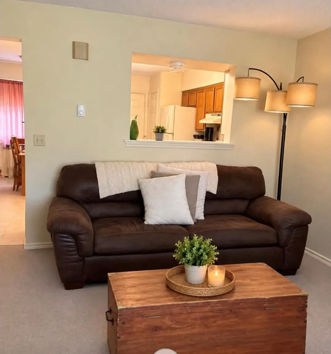 2 bed, 1.5 bath, 1105 sqft, $1,650 — Photo 4