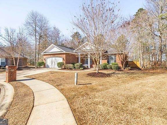 3rd image of 206 Londie Ln