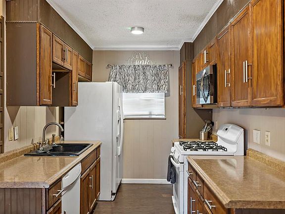 4th image of 3406 Austin Ave