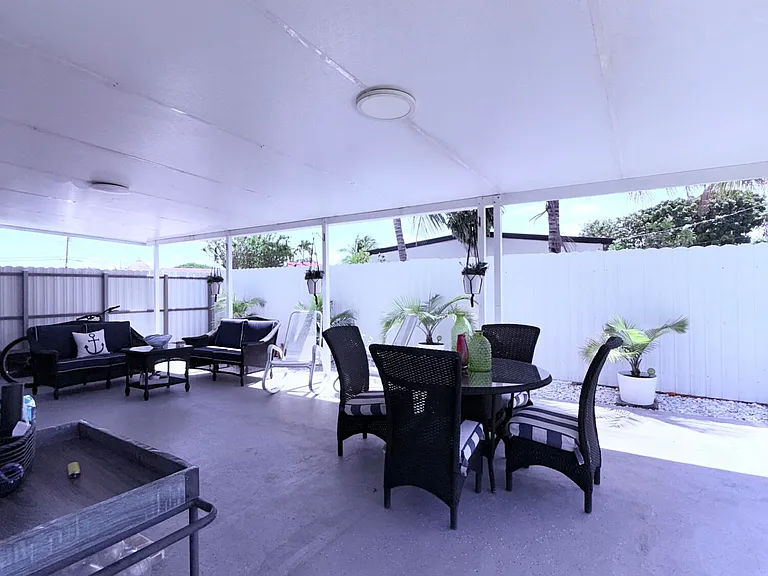 9235 SW 41st St — Photo 55