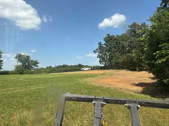 2nd image of 125 Floyd Graves Rd
