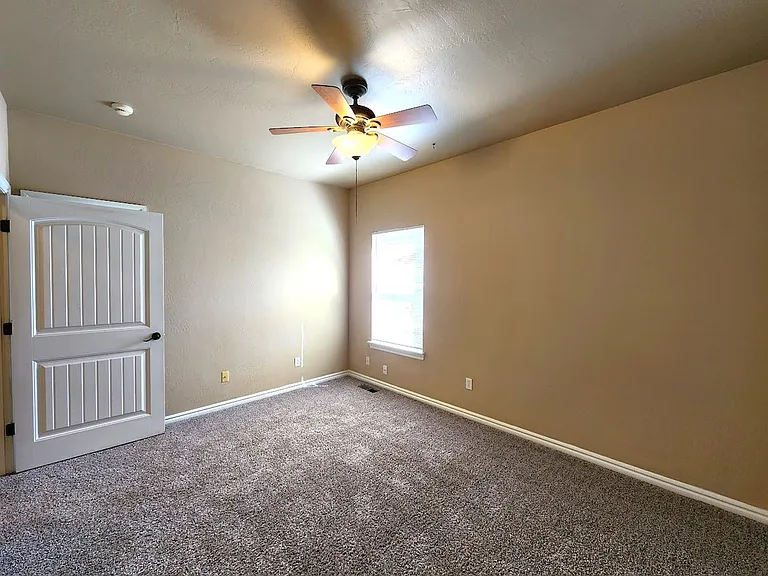 13705 & 13707 Oxford Dr — Photo 8