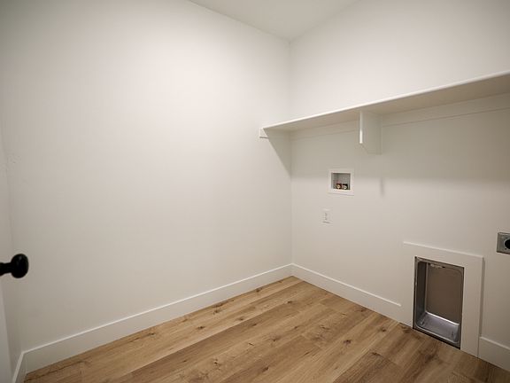 3rd image of 639 N 300 W