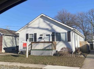 28828 Hillview St, Roseville, MI 48066