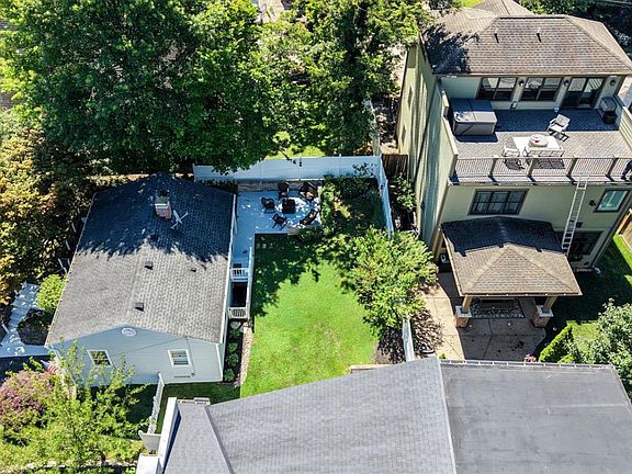 4th image of 3557 Grandin Rd