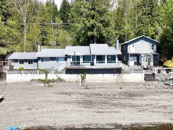 6726 Squilax Anglemont Rd, Columbia Shuswap, BC V0E 1M7