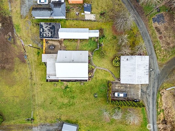 3rd image of 545 Davis Lake Rd