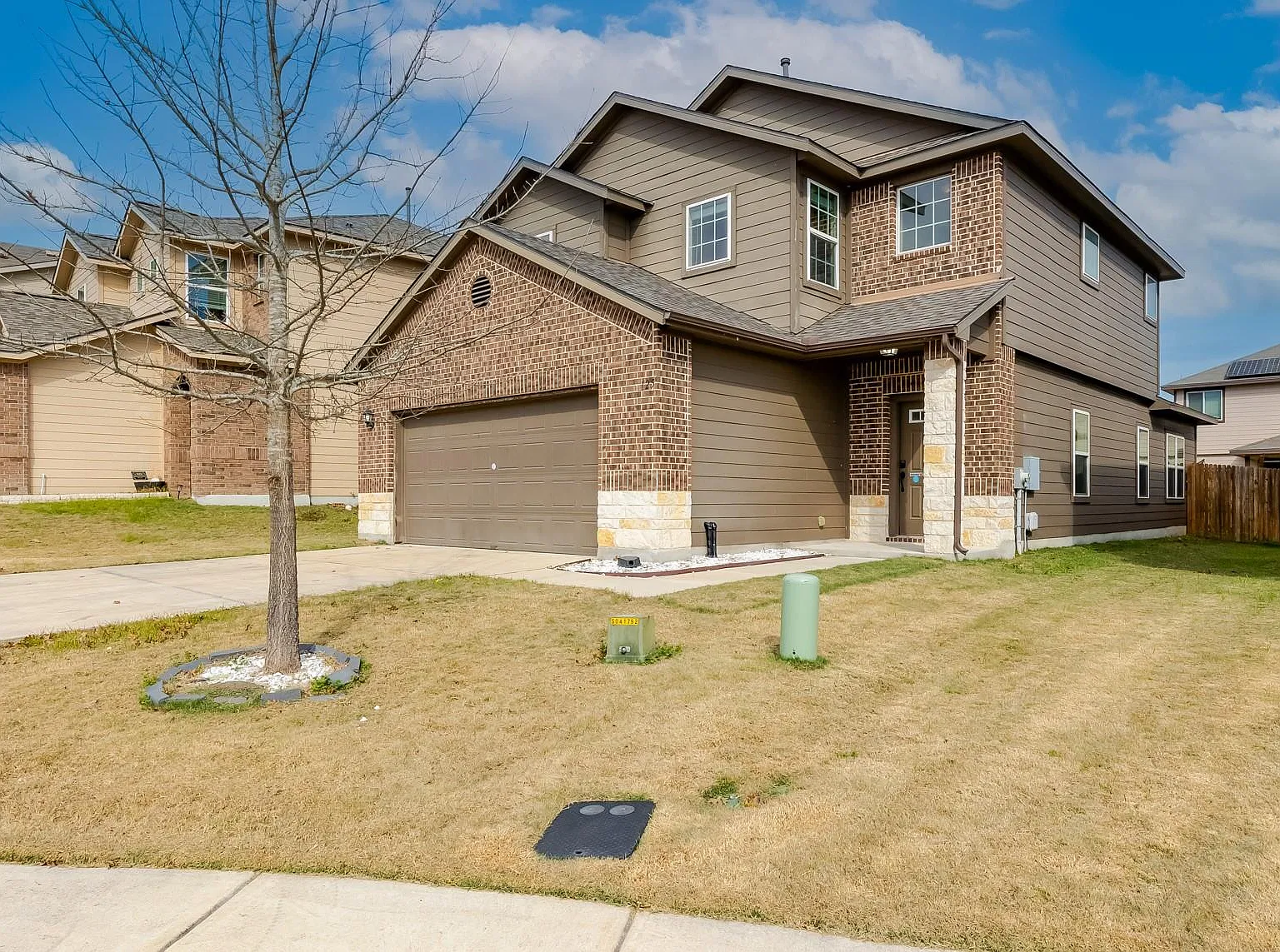 3 bed, 2.5 bath, 2146 sqft, $1,850 — Photo 2