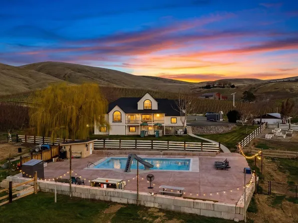 321 Gangl Rd, Wapato, WA 98951