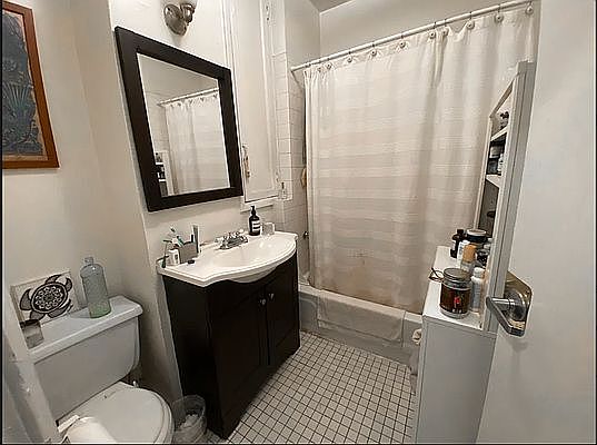 3rd image of 447 W 22nd St #4B