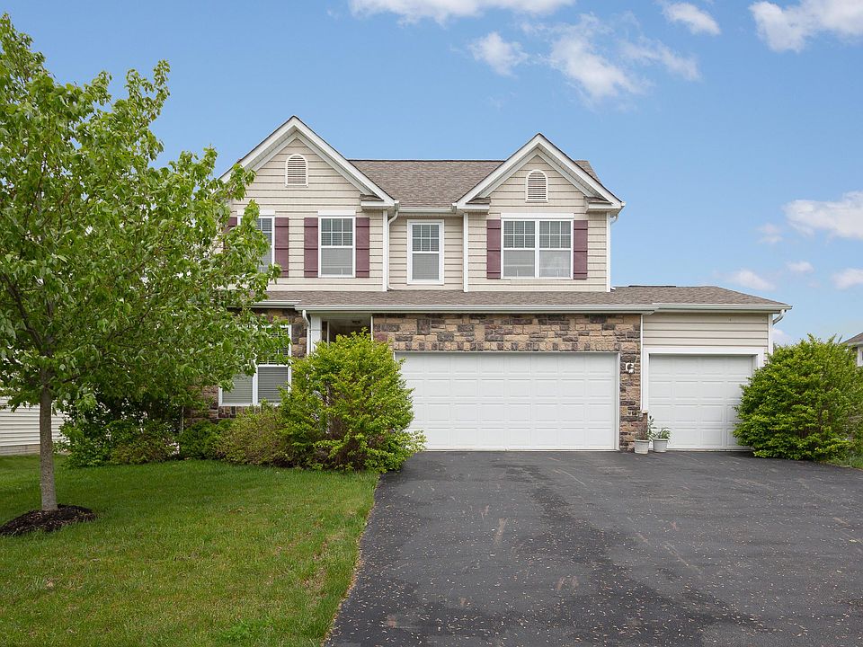 1st image of 105 Crystal Petal Dr