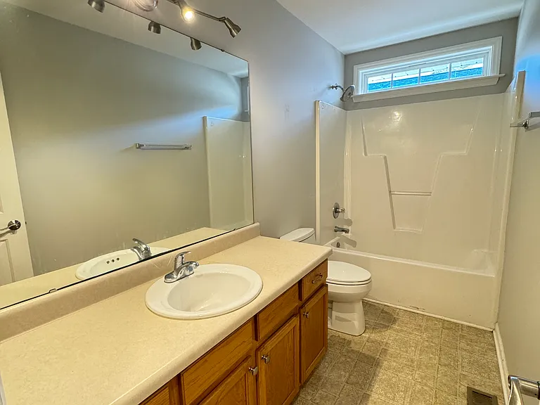 5209 Moss Hill Dr — Photo 19