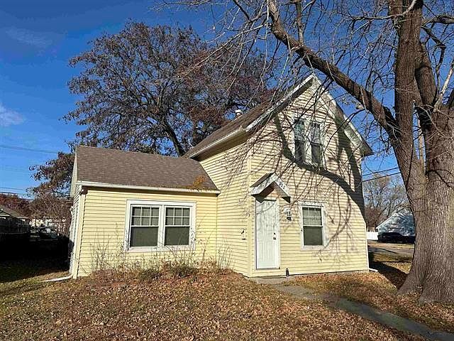 1st image of 222 E 30th St
