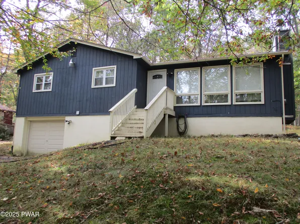121 Lilac Ct, Dingmans Ferry, PA 18328