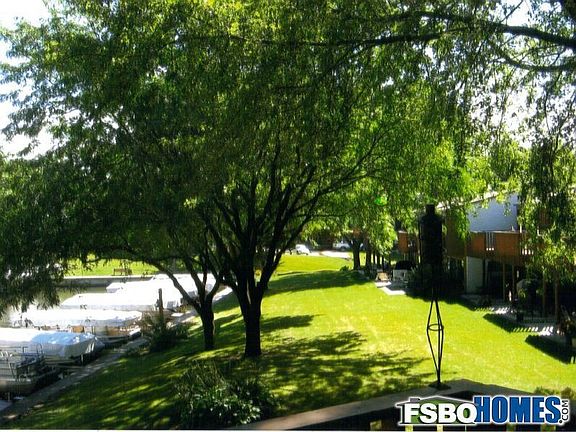 4th image of 2700 N Shore Dr Unit E17