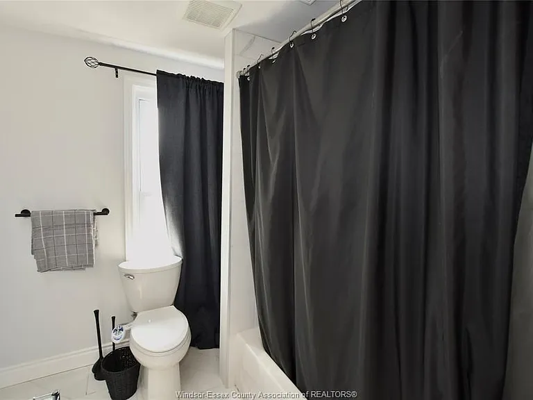 298 George St — Photo 18
