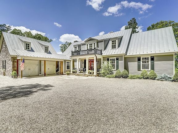 3rd image of 169 Old Camp Ln
