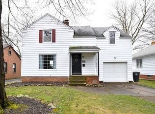 1760 Sunview Rd, Lyndhurst, OH 44124