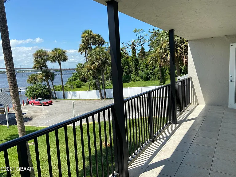900 S Peninsula Dr #214 — Photo 2