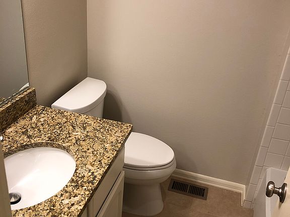 secondary bath tile/granite