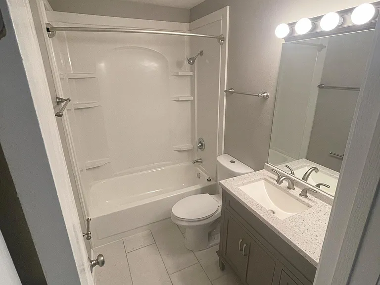 556 Winnie Way — Photo 15