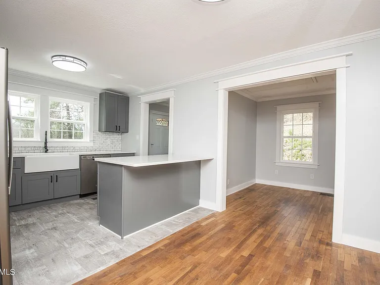 425 Sewanee St — Photo 9