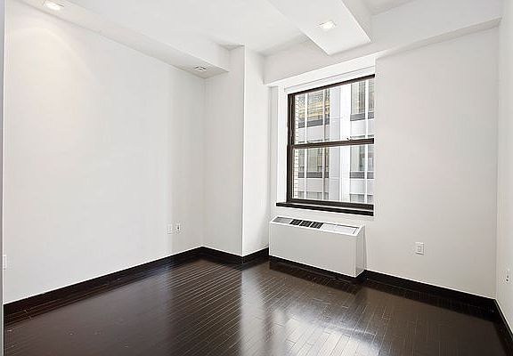5th image of 20 Pine St APT 1618