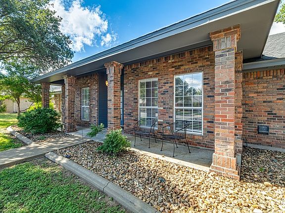 4th image of 3421 Ridgecrest Ln