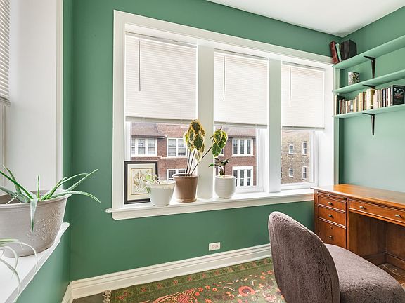 5th image of 1437 W Greenleaf Ave APT 3N
