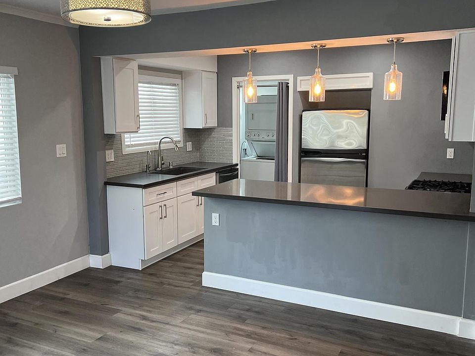 1st image of 914 Parkman Ave #914