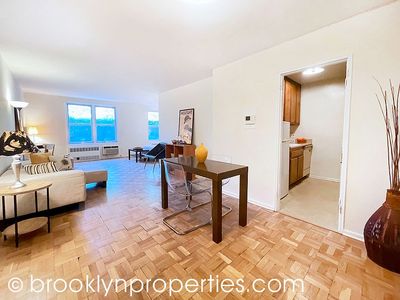 651 Vanderbilt St APT 2J, Brooklyn, NY, 11218