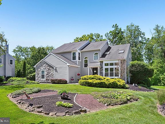 4th image of 30 Andrew Ln