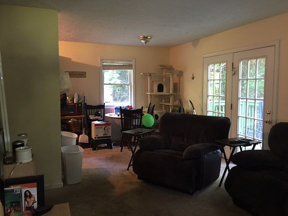 2nd image of 3419 Argyle Dr