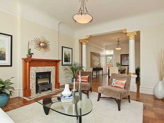 3rd image of 476 Noe St