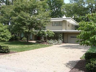Contemporary and Charming!
