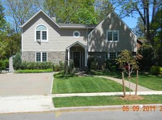 455 Reis Ave, Teaneck, NJ 07666