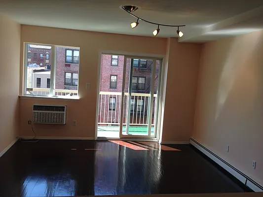 Sold by Dom Realty | media 7