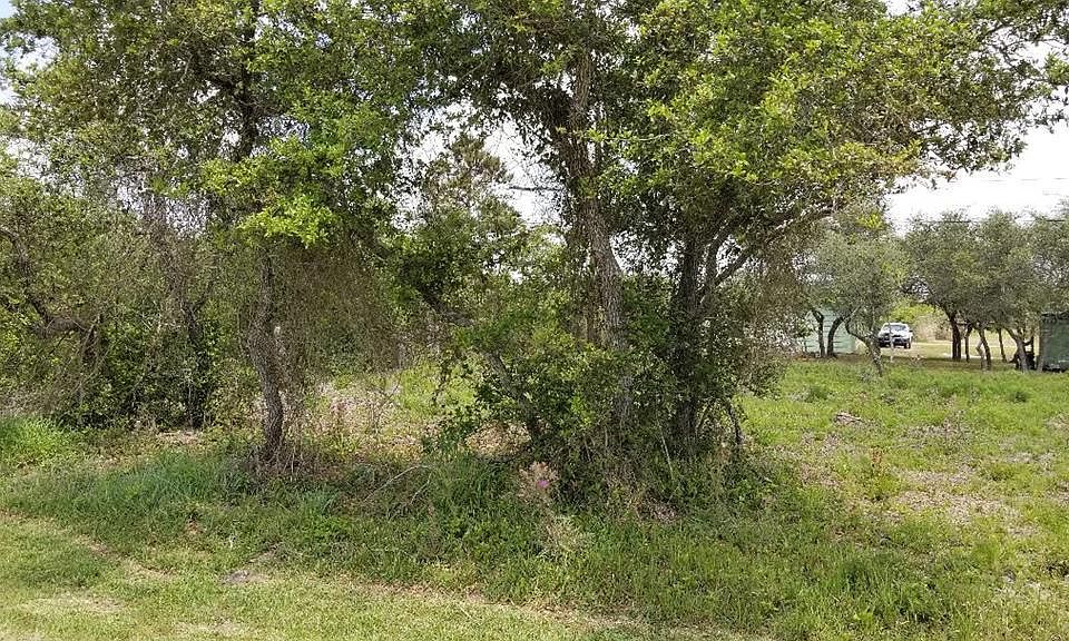 1st image of 297 Woods Dr