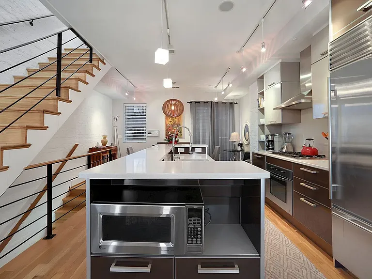 1538 Swann St NW #2 — Photo 4