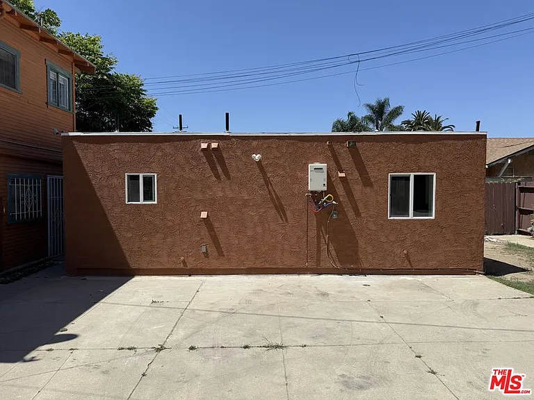 1111 Orizaba Ave #E — Photo 10