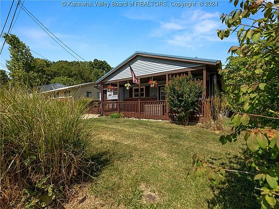 4th image of 887 Upton Dr