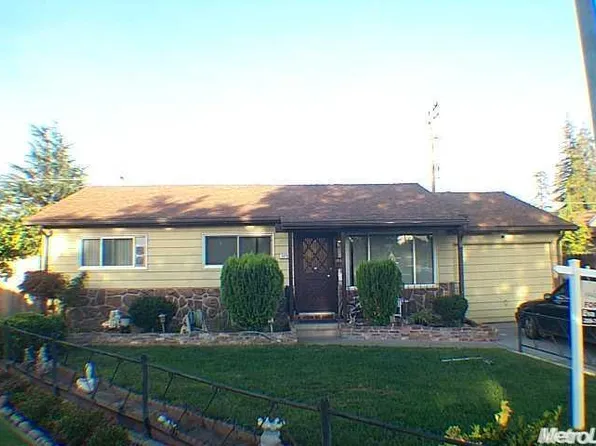 1275 S Sunset Dr, Lodi, CA 95240
