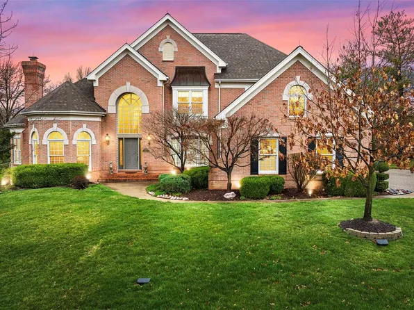 339 Hampshire Hill Ln, Saint Louis, MO 63141