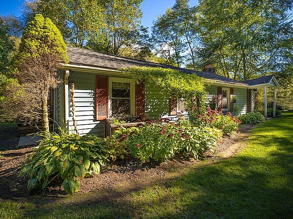 2nd image of 302 Gilliam Dr