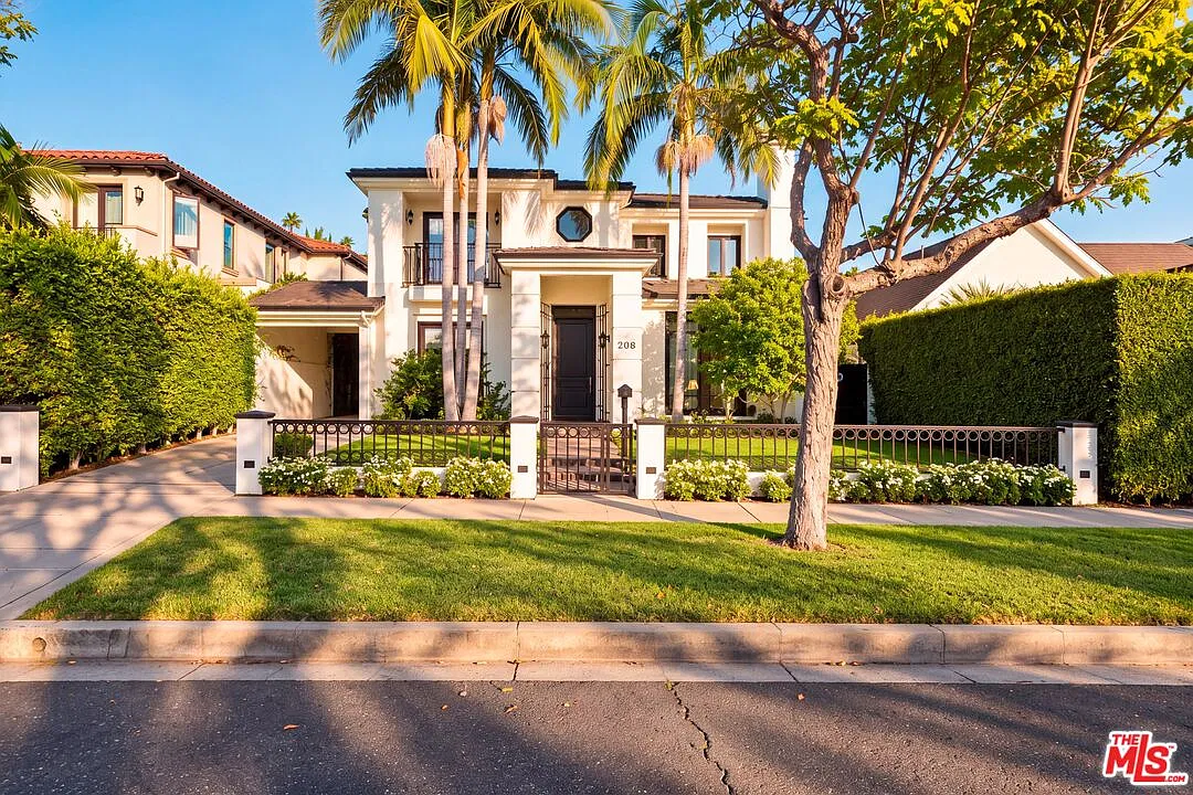 6 bed, 6.5 bath, 4600 sqft, $25,995 — Photo 2
