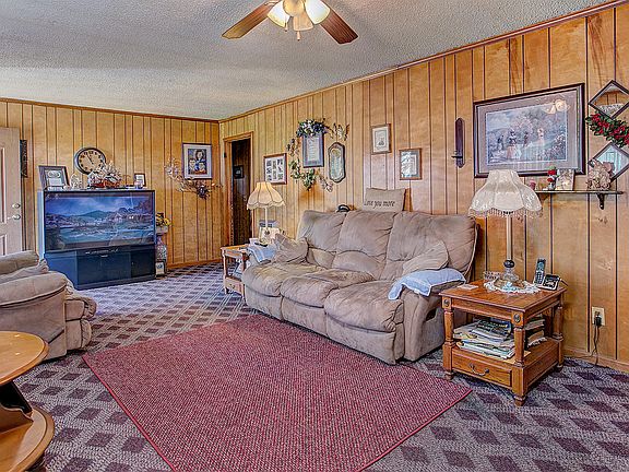 Spacious living room......