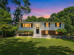 42 Noahs Path, Rocky Point, NY 11778