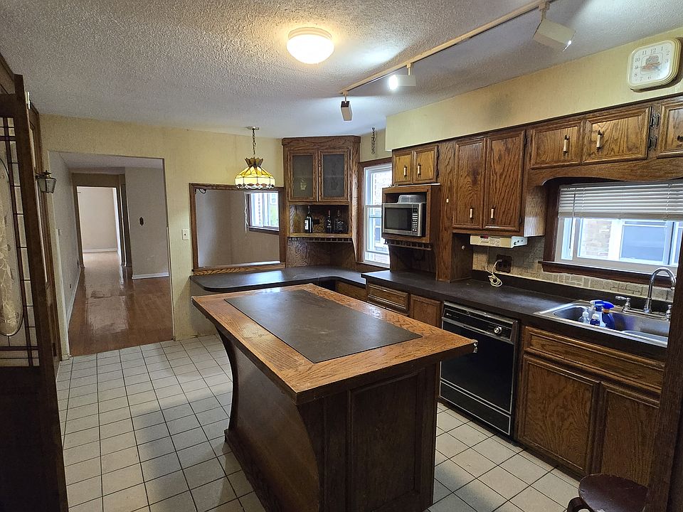 1st image of 5307 N California Ave #1