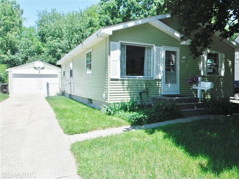 1st image of 43 35th St SE