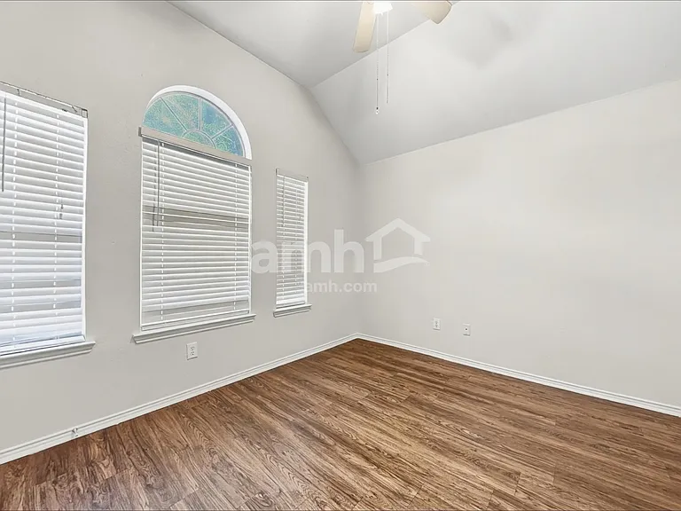 525 Drift St — Photo 15